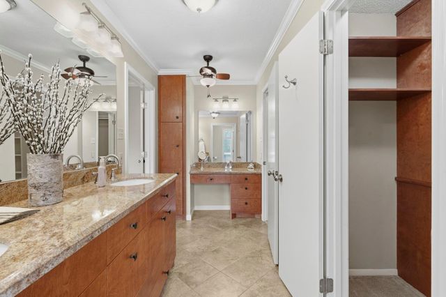 10331 Lynbrook Hollow Street, Houston, TX 77042