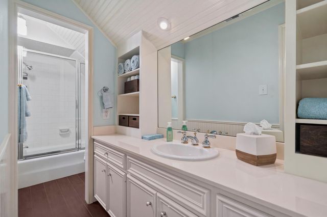 10331 Lynbrook Hollow Street, Houston, TX 77042