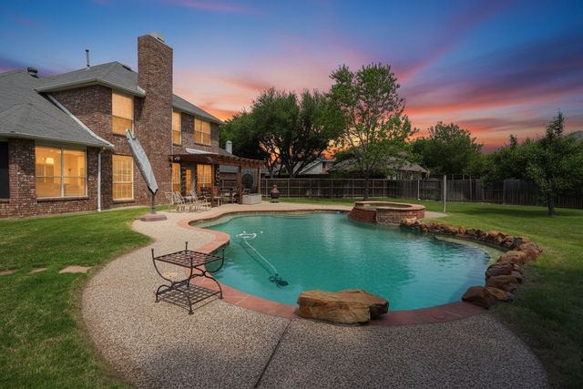 2300 Pinehurst Drive, Flower Mound, TX 76028