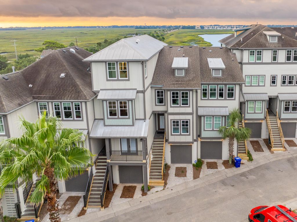 985 Cove Bay Lane, Mount Pleasant, SC 29464