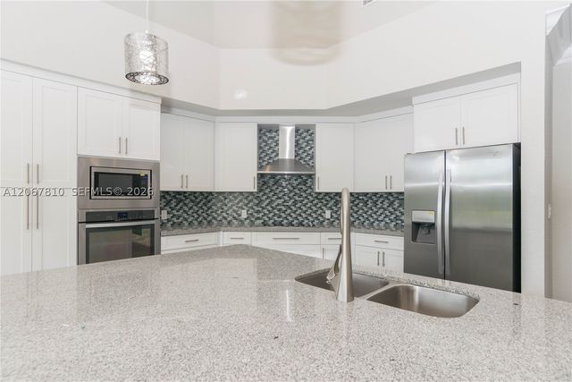 3799 Lancewood Dr, Coral Springs, FL 33065