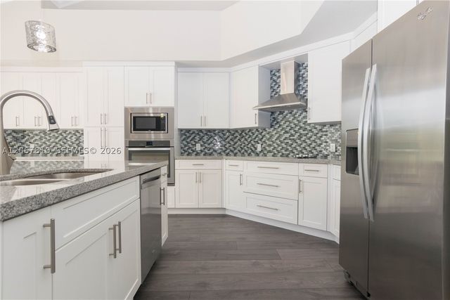 3799 Lancewood Dr, Coral Springs, FL 33065