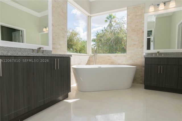 3799 Lancewood Dr, Coral Springs, FL 33065