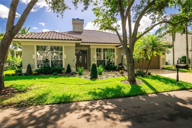 3799 Lancewood Dr, Coral Springs, FL 33065