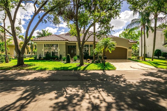 3799 Lancewood Dr, Coral Springs, FL 33065