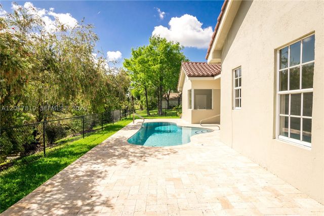 3799 Lancewood Dr, Coral Springs, FL 33065