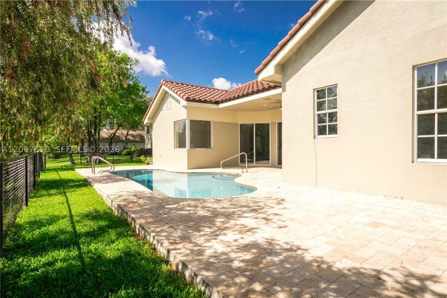 3799 Lancewood Dr, Coral Springs, FL 33065