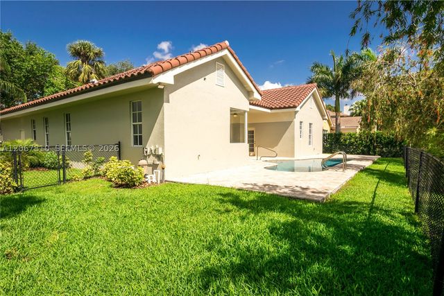 3799 Lancewood Dr, Coral Springs, FL 33065
