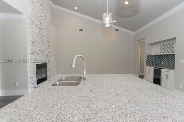 3799 Lancewood Dr, Coral Springs, FL 33065