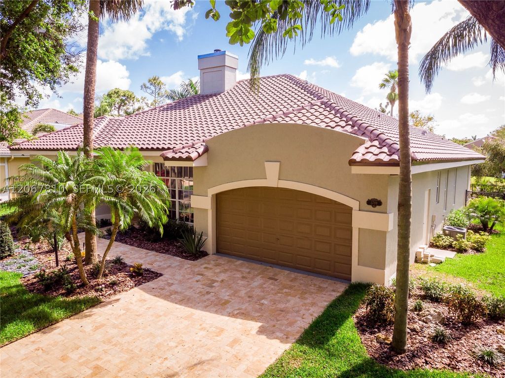 3799 Lancewood Dr, Coral Springs, FL 33065