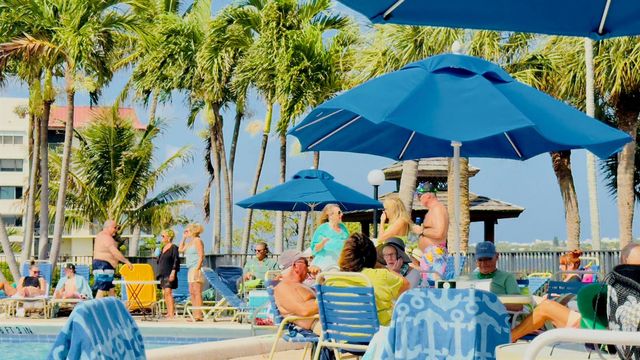 7030 Half Moon Circle 121, Hypoluxo, FL 33462