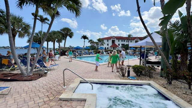 7030 Half Moon Circle 121, Hypoluxo, FL 33462