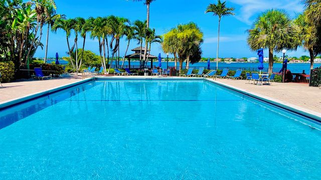 7030 Half Moon Circle 121, Hypoluxo, FL 33462