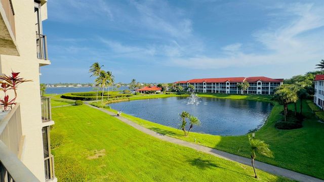 7030 Half Moon Circle 121, Hypoluxo, FL 33462