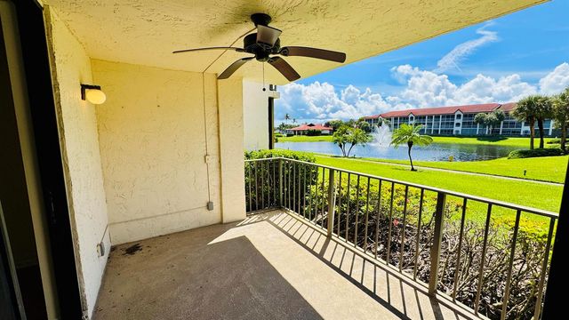 7030 Half Moon Circle 121, Hypoluxo, FL 33462