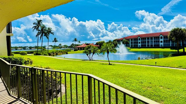 7030 Half Moon Circle 121, Hypoluxo, FL 33462