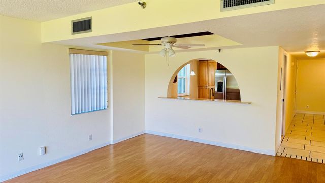 7030 Half Moon Circle 121, Hypoluxo, FL 33462