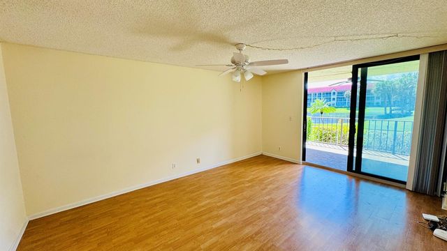 7030 Half Moon Circle 121, Hypoluxo, FL 33462