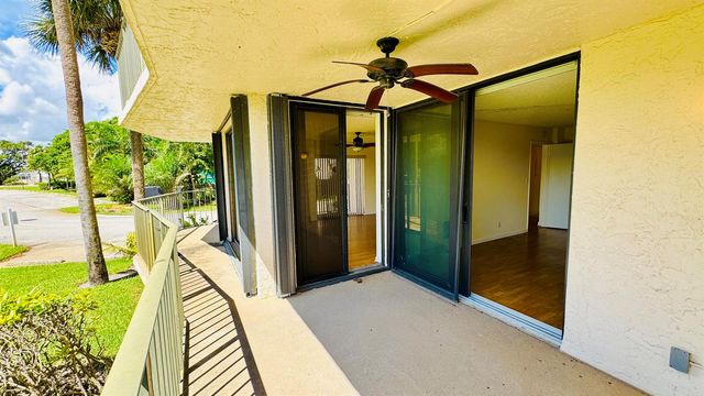 7030 Half Moon Circle 121, Hypoluxo, FL 33462