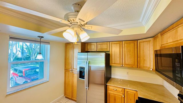 7030 Half Moon Circle 121, Hypoluxo, FL 33462