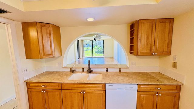 7030 Half Moon Circle 121, Hypoluxo, FL 33462