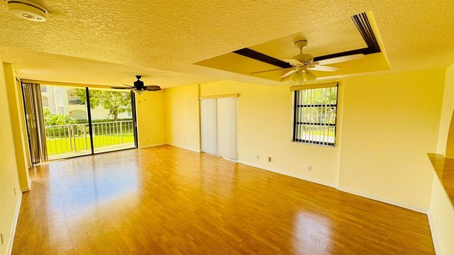 7030 Half Moon Circle 121, Hypoluxo, FL 33462