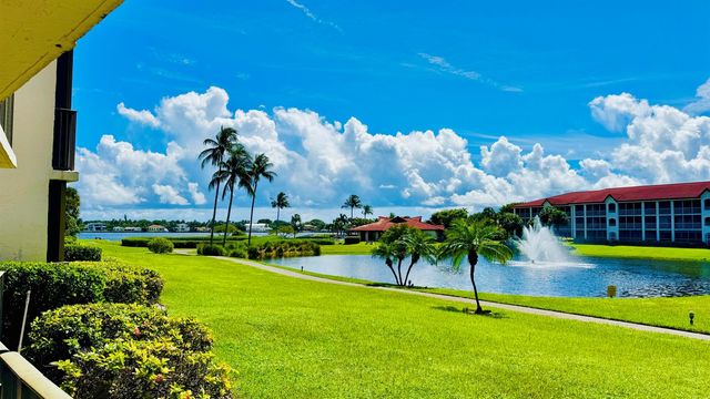 7030 Half Moon Circle 121, Hypoluxo, FL 33462