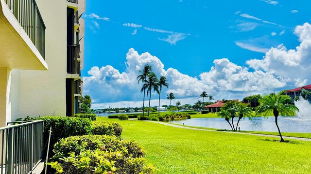 7030 Half Moon Circle 121, Hypoluxo, FL 33462