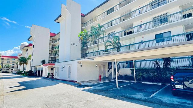 7030 Half Moon Circle 121, Hypoluxo, FL 33462