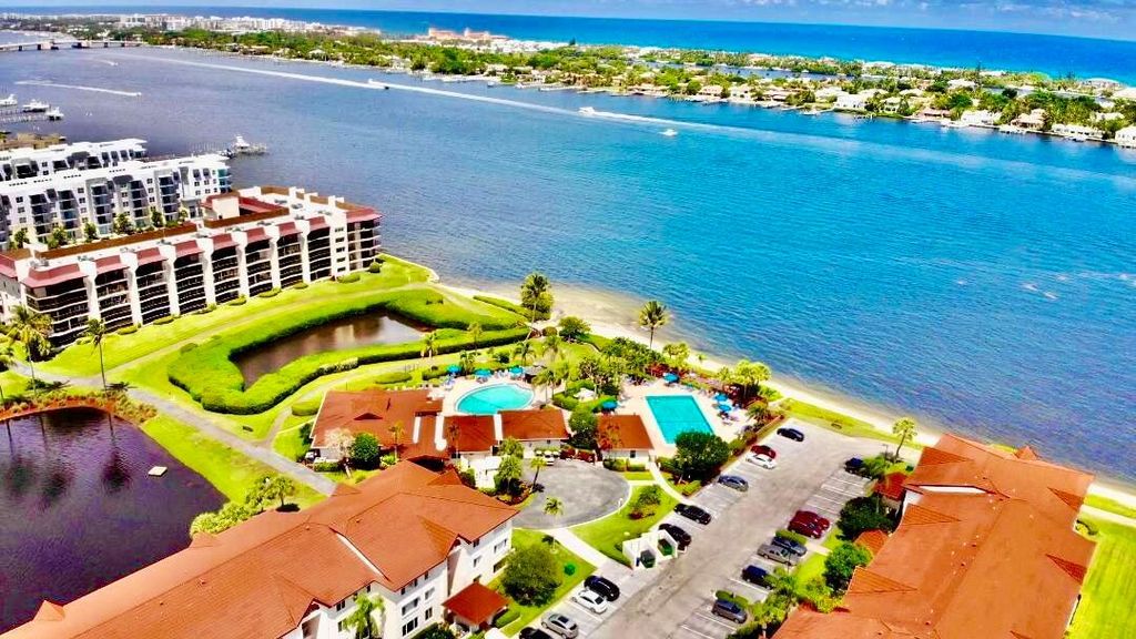 7030 Half Moon Circle 121, Hypoluxo, FL 33462