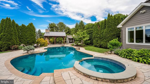 3555 BURNT HOUSE HILL RD, Doylestown, PA 18902