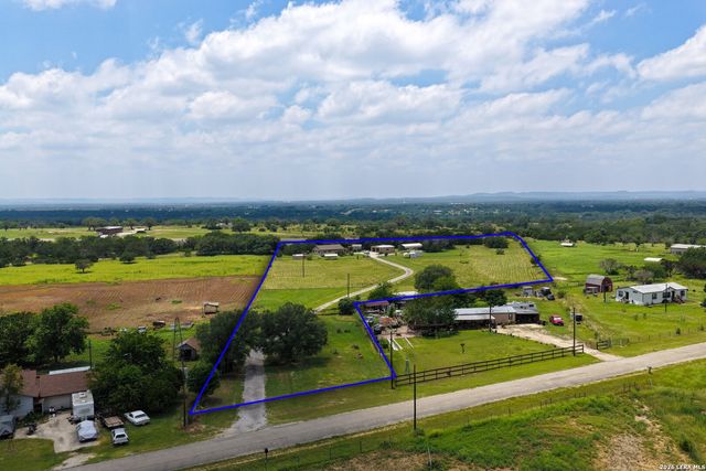 1355 BROAD OAK DR, Bandera, TX 78003