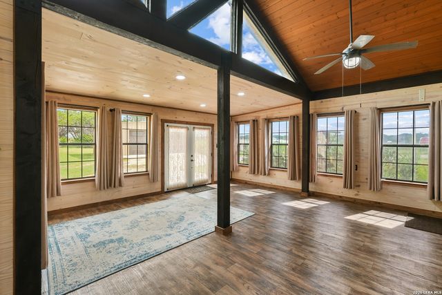 1355 BROAD OAK DR, Bandera, TX 78003