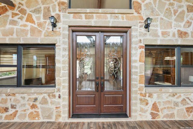1355 BROAD OAK DR, Bandera, TX 78003