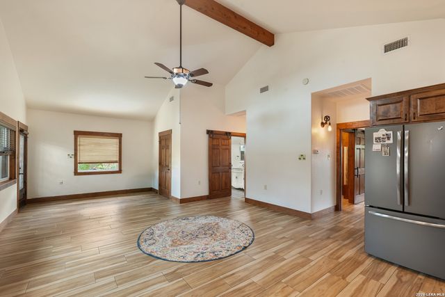 1355 BROAD OAK DR, Bandera, TX 78003