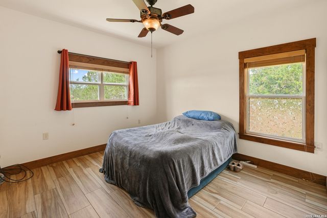 1355 BROAD OAK DR, Bandera, TX 78003