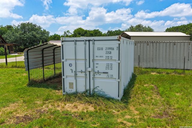 1355 BROAD OAK DR, Bandera, TX 78003