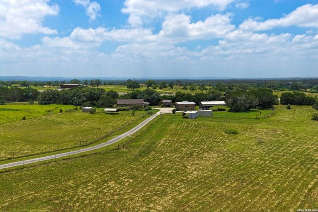 1355 BROAD OAK DR, Bandera, TX 78003