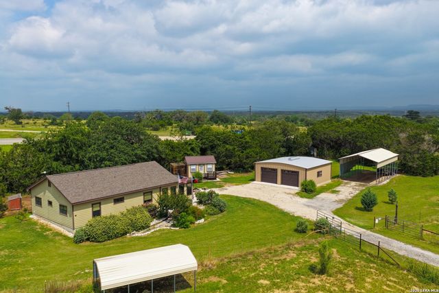 1355 BROAD OAK DR, Bandera, TX 78003