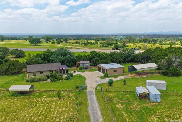 1355 BROAD OAK DR, Bandera, TX 78003
