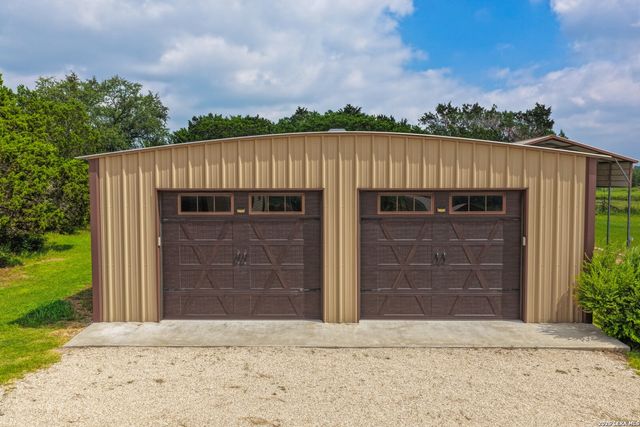 1355 BROAD OAK DR, Bandera, TX 78003