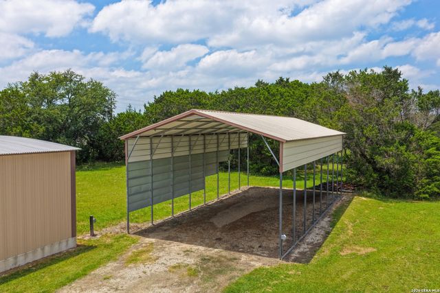 1355 BROAD OAK DR, Bandera, TX 78003