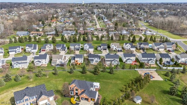 998 Woodfield Lane, Brunswick, OH 44212