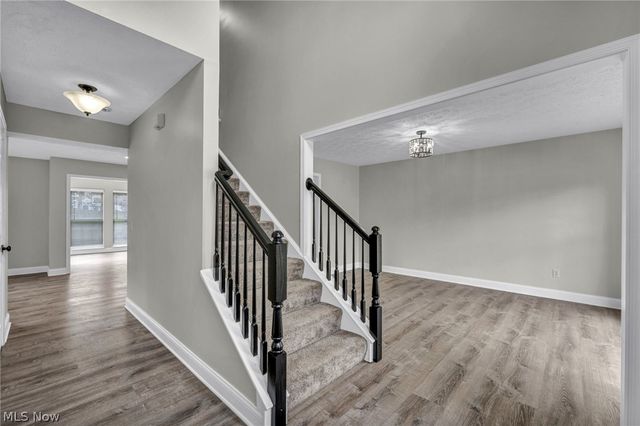 998 Woodfield Lane, Brunswick, OH 44212