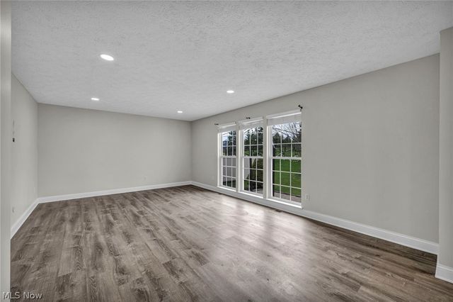 998 Woodfield Lane, Brunswick, OH 44212