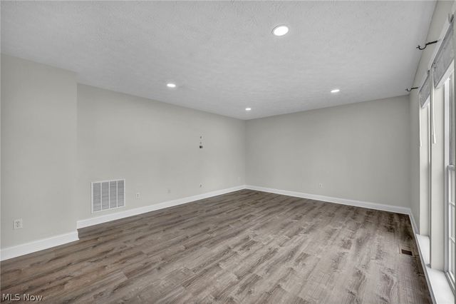 998 Woodfield Lane, Brunswick, OH 44212