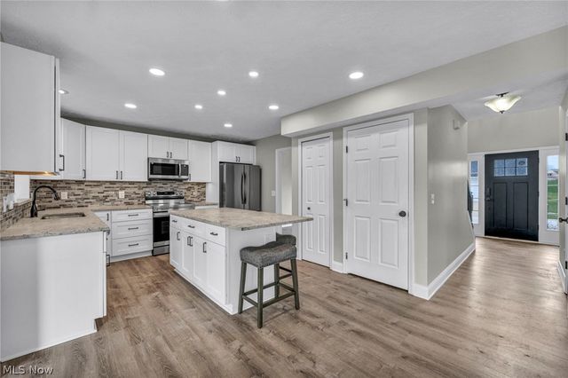 998 Woodfield Lane, Brunswick, OH 44212