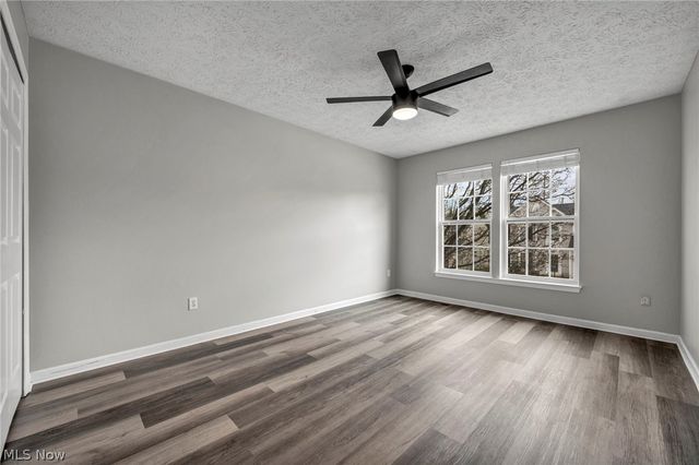 998 Woodfield Lane, Brunswick, OH 44212