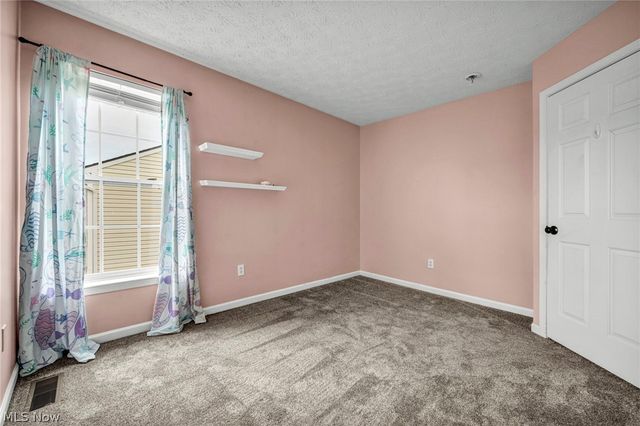 998 Woodfield Lane, Brunswick, OH 44212