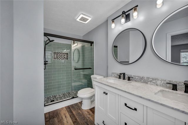 998 Woodfield Lane, Brunswick, OH 44212